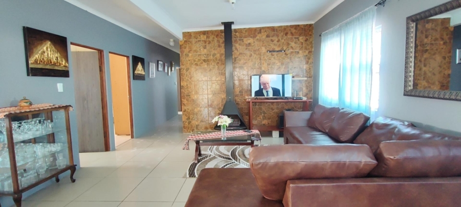 5 Bedroom Property for Sale in Franskraal Western Cape